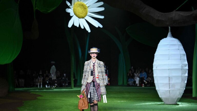 Da Thom Browne una lezione di entomologia chiude la NY Fashion Week – Moda