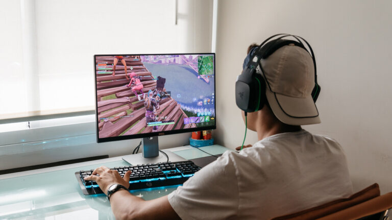 Non solo intrattenimento, il gaming on line è diventato uno spazio di socializzazione digitale per i più giovani – Teen
