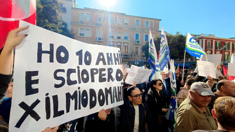Studenti e alunni in corteo a Crotone, ‘sciopero per il mio domani’ – Notizie